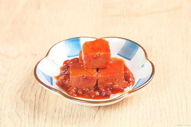 創(chuàng)新引領(lǐng)未來(lái)，一塊腐乳包裝設(shè)備助力腐乳產(chǎn)業(yè)升級(jí)