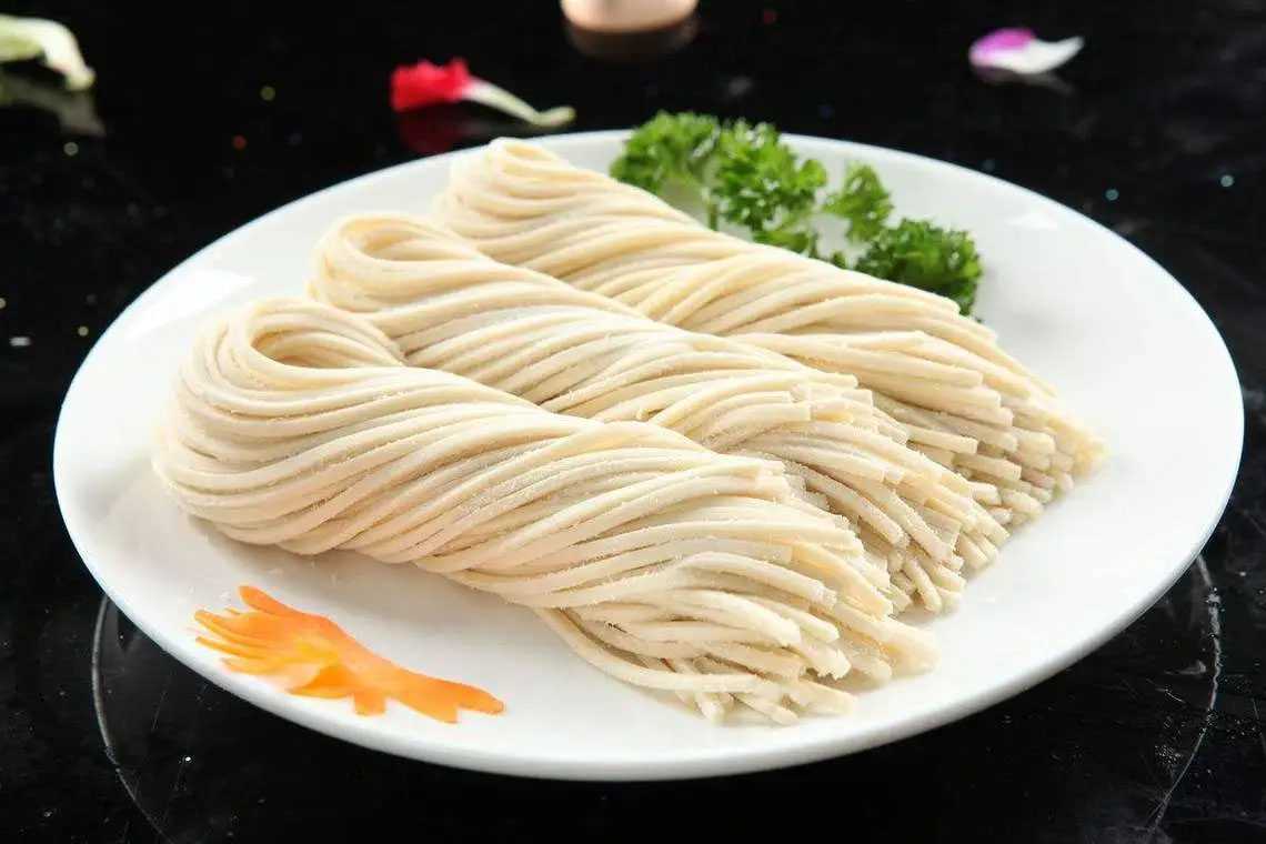 盒裝鮮面條包裝機，鎖鮮每一份美味