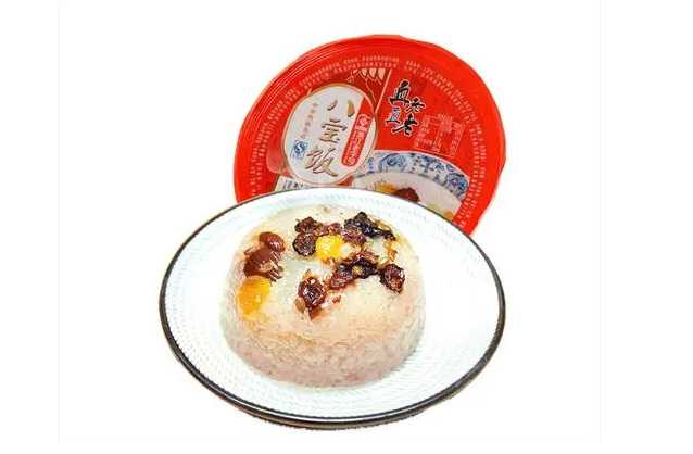 八寶飯專業(yè)包裝線：鎖住傳統(tǒng)美味，融合現(xiàn)代科技，開啟美食新篇章！