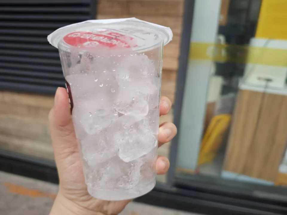 創(chuàng)新自動(dòng)化冰杯生產(chǎn)線——飲品行業(yè)的革命性變革，開啟智能生產(chǎn)新時(shí)代