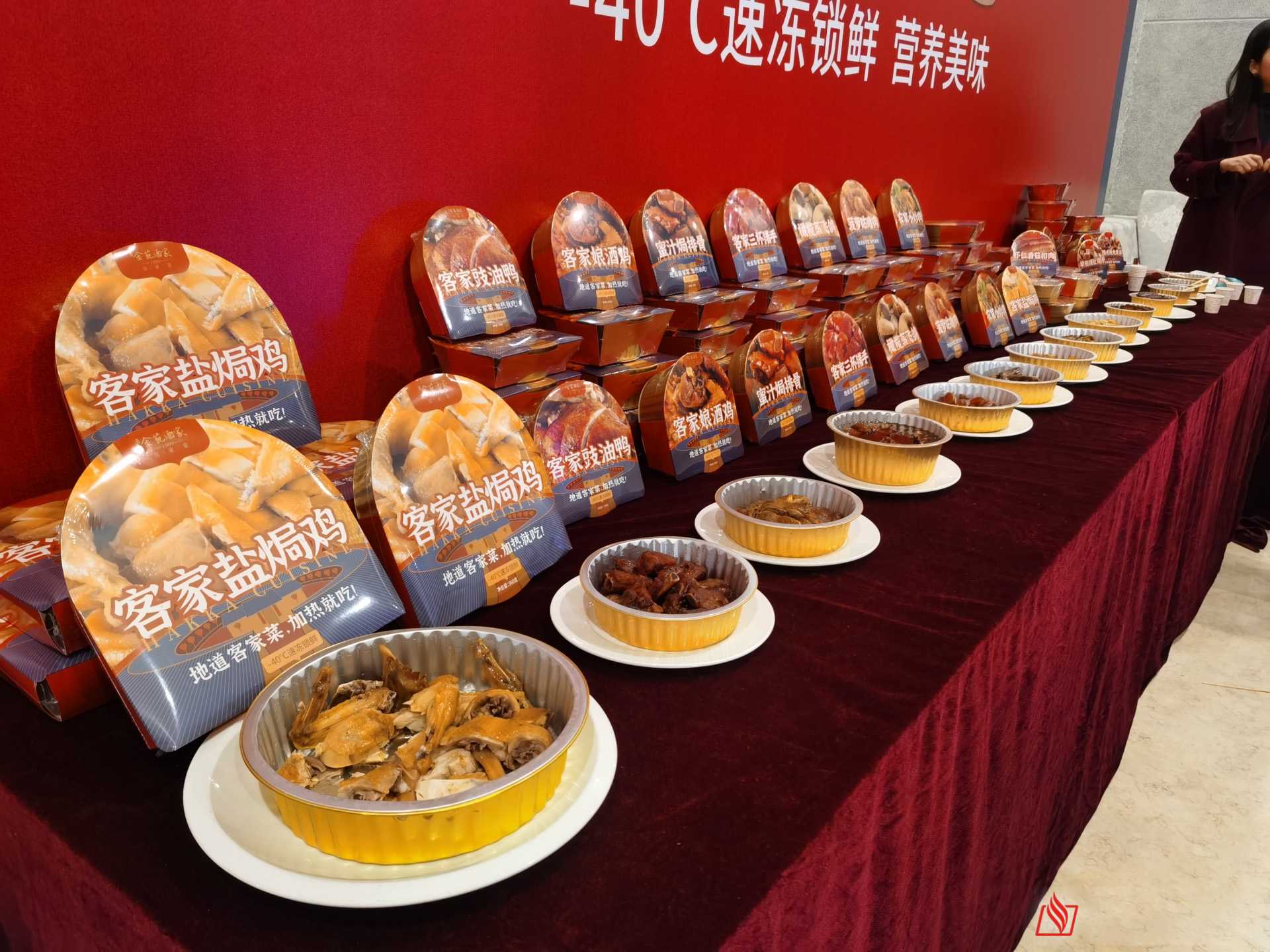 預(yù)制菜鎖鮮革命！一臺(tái) “會(huì)呼吸” 的包裝機(jī)如何讓料理包媲美現(xiàn)做？
