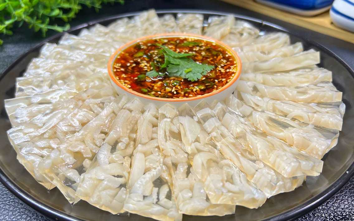 全自動(dòng)皮凍灌裝封口機(jī)，賦能傳統(tǒng)美食規(guī)?；a(chǎn)